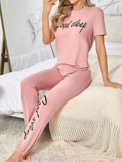 2pcs Women's Homewear Set - Letter print T-shirt and pants.