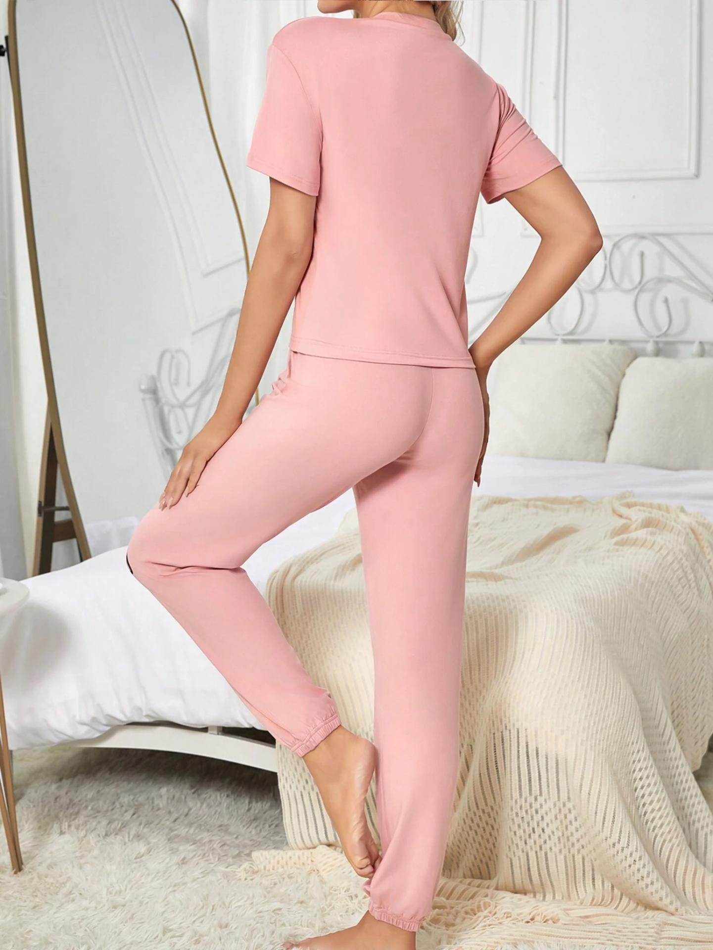 2pcs Women's Homewear Set - Letter print T-shirt and pants.